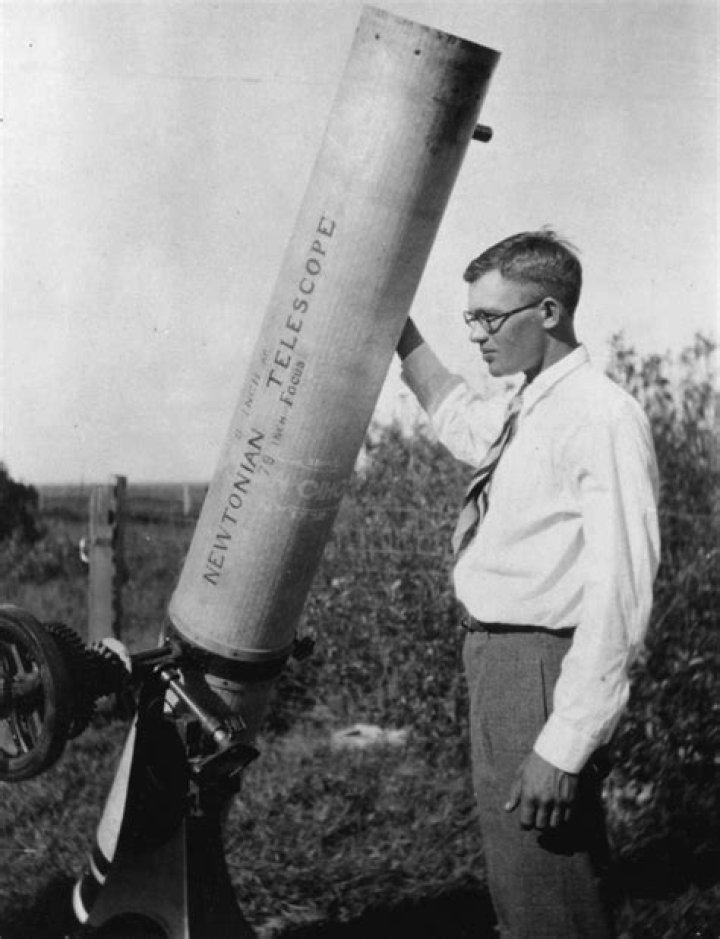 When was clyde tombaugh born?